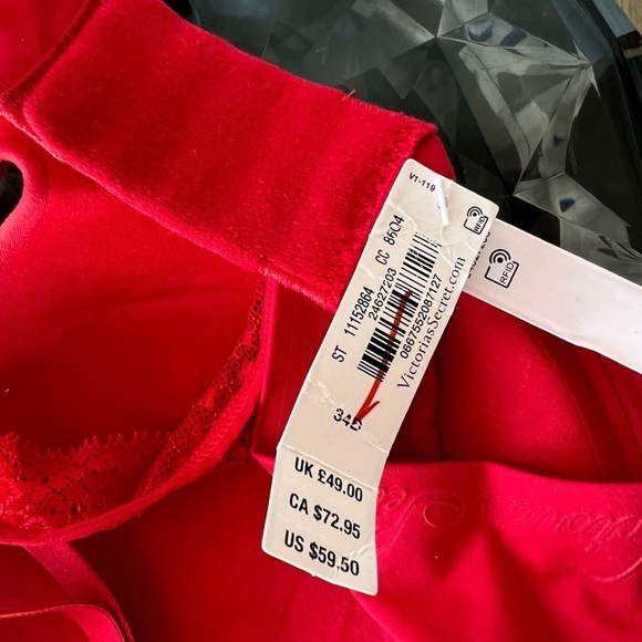 Victoria Secret Push-up Bra - Picture 9 of 12